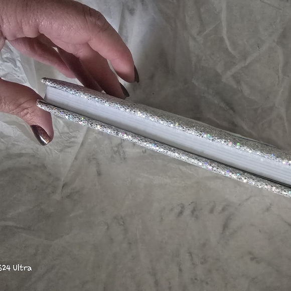 Little Shark Glitter Journal 192 pages New - Picture 8 of 9